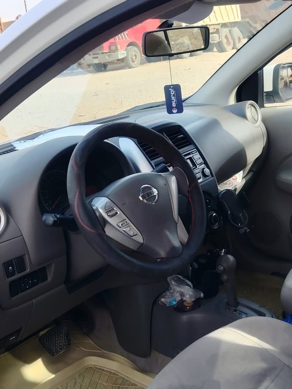 صني 2019 بليته زركه جاهزه من كلشي اي نقص مابيه ماشيه 115 حقيقي بيه صبغ قبق الجنطه وبارد  باب السايق السياره مثل ما موضح بالسونار احله من الصوره مكانه بغداد حي الجامعة وللاستفسار الاتصال السعر 100 
***********
