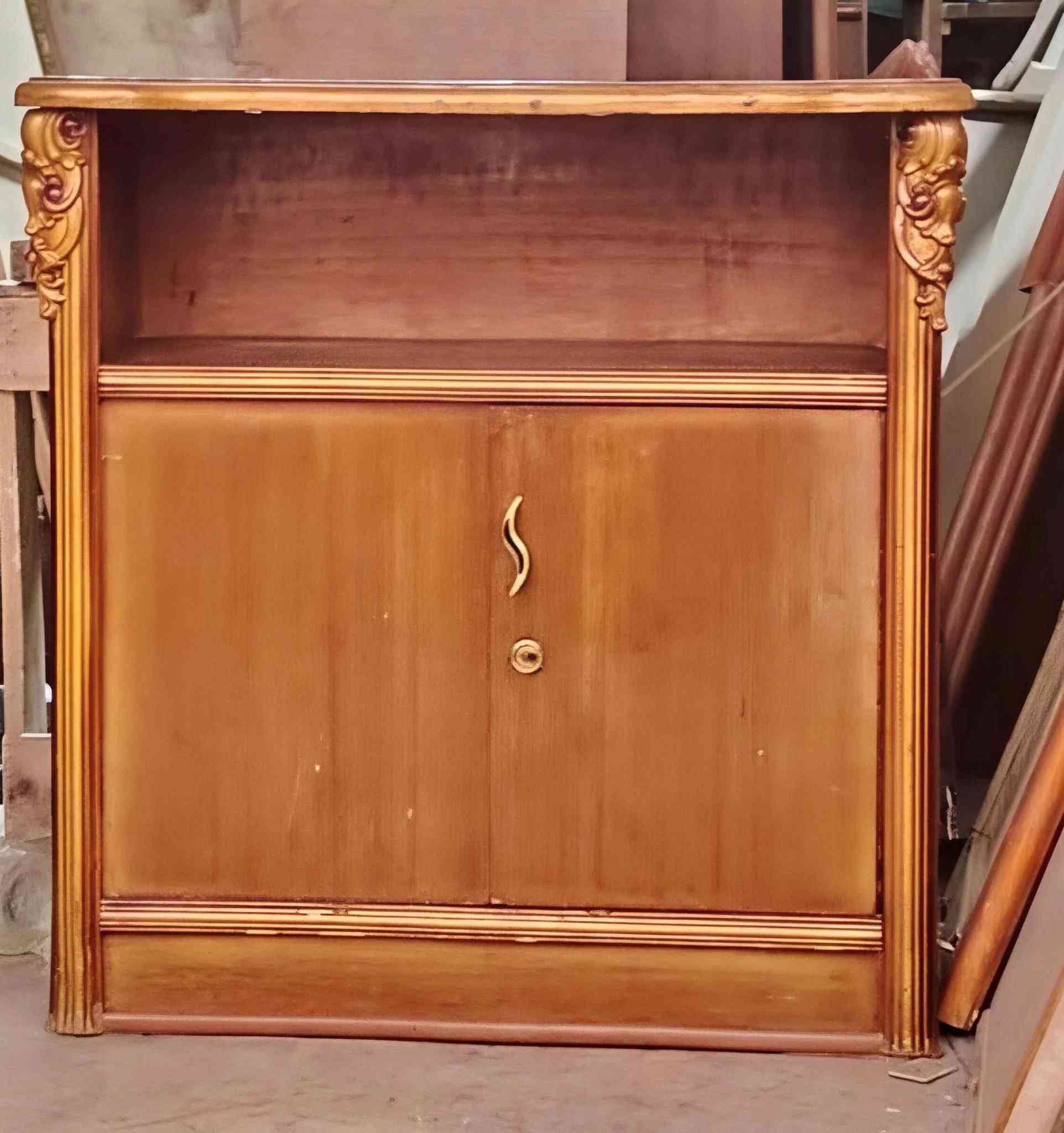 غرفة ٦ابواب ملحق صاج تزكام الارتفاع مترين و٣٥ والعرض ٣امتار ونص السعر ٥٥٠ مكاني بغداد الشعلة هاتف *********** وبيه واتساب موجود توصيل بكروة بغداد فقط بغداد, العراق
