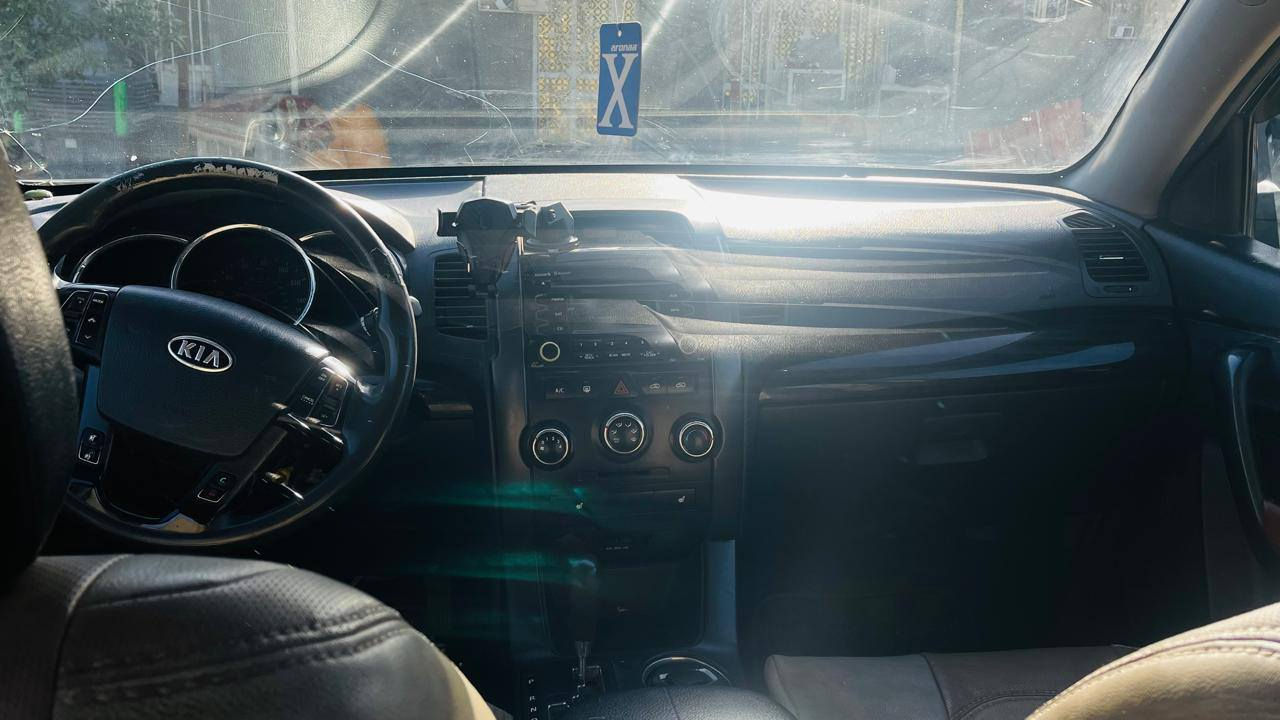 سورنتو موديل 2012
اللون اسود 
سبعه راكب 
أربع سلندر 
السعر 125$
بغداد مشروع وطني وارد امريكي بيه شي قليل صبغ العنون بسمايه ***********
