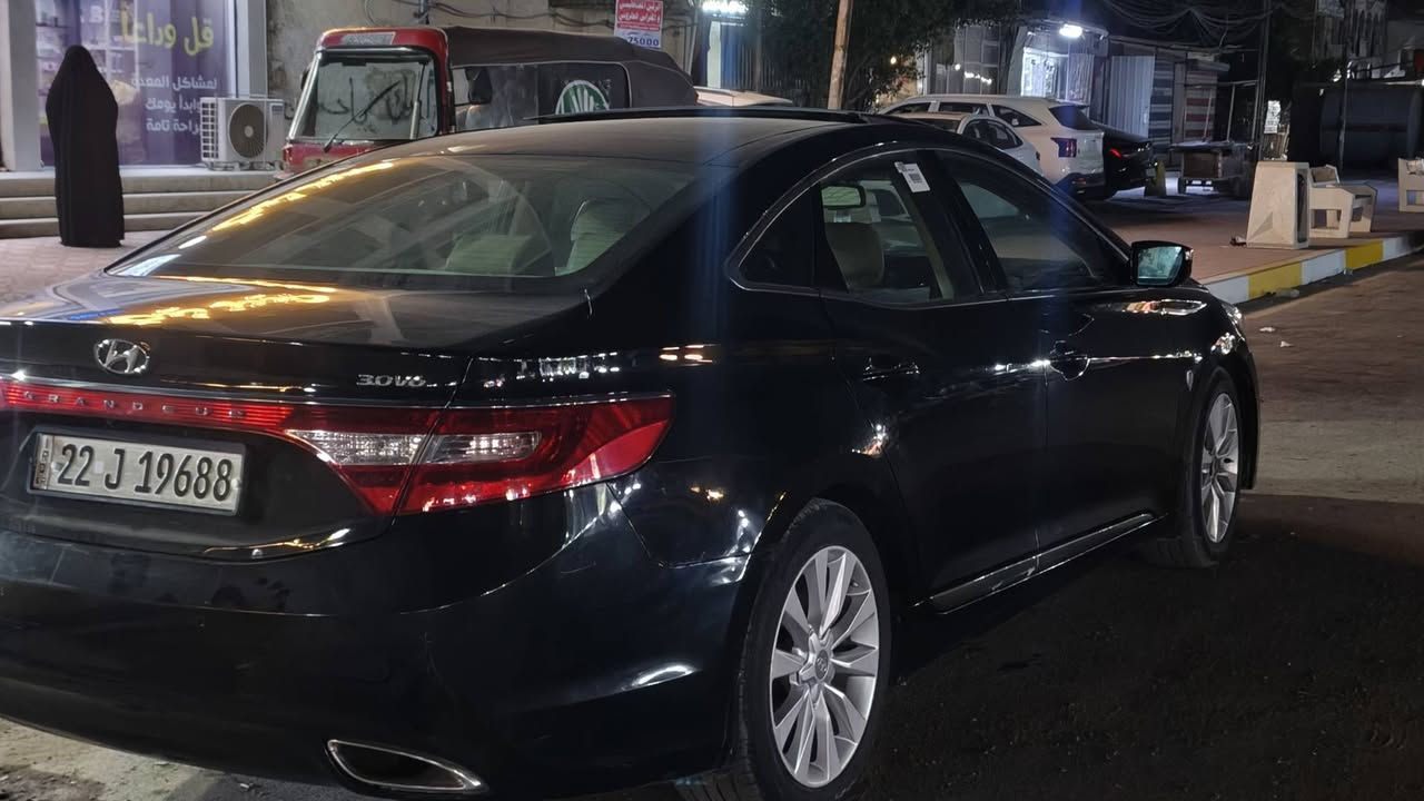 سلام عليكم 
ازيرا خليجي كفاله   فوول نظافه وجديده 
فول مواصفات 1/1
موديل (2013)
محرك (3000)
رقم اربيل
كير محرك شرط
بانوراما
بصمه +بصمه ابواب
كشنات جلد +كهرباء
تحكمات جهتين 
تخم تاير 
مري شفط+اشاير ترحيب 
كاربون فايبر بلاد
لدات داخليه بلاد
حساسات امامي خلفي
برده خلفيه كهرباء +ابواب
تخم تاير جديد
منضومه زنون اصليه
سياره كلش حلوه 
مكفوله من الضرر وصبغ ماعده شبر بارد ب ماسكه دعاميه خلفيه 
مكاني بغداد البلديات
سعر( 132 )
(***********)
