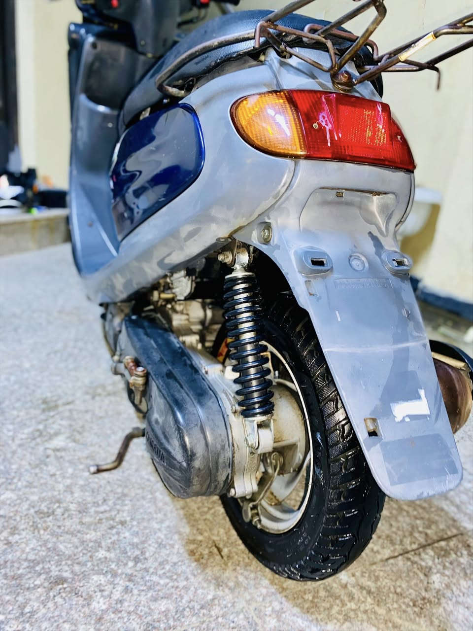 السلام عليكم دراجه منغولي للبيع مديل 2003 صارله سنه عندي الدراجه على وضعه لبلادي  وهاي نظافته 
مبدله كلجات خلفيه وحليا بيه صفير 
 
السعر 900وبيه مجال بسيط
المكان :كربلاء 
***********
