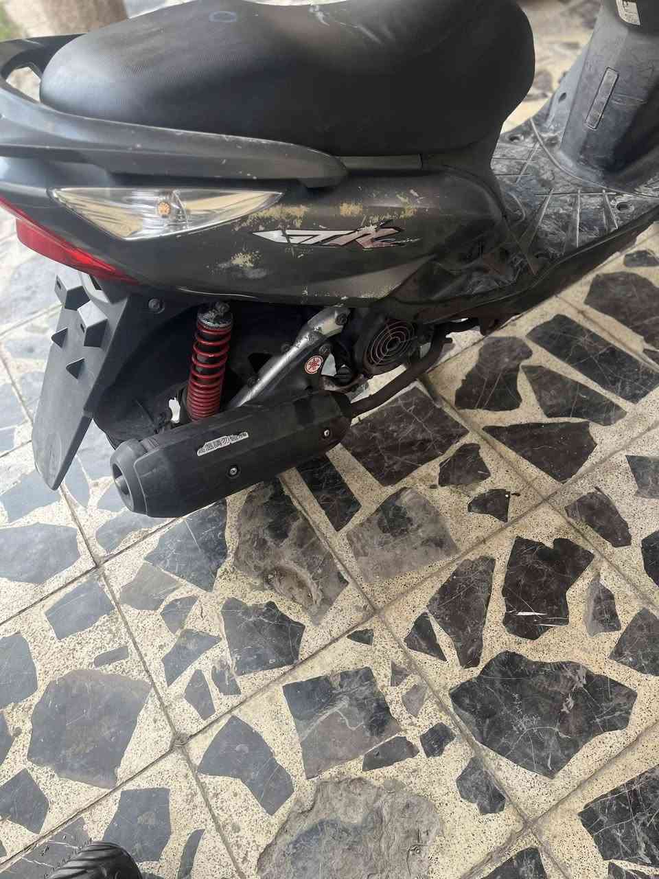 سلام عليكم دراجه ثعلب للبيع رمبه نازله بشهر الرابع مابيها اي نقص مكان بغداد عامريه رقم ***********
