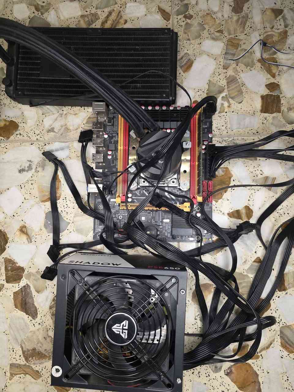 الحاسبة الاولى
Cori3 th4 كرت شاشه مدمج  مبرد معالج ستوك 
Ram ddr3 8g
Motherboard gigabyte ga h81m
Power supply 500w

الحاسبه الثانيه 
Cori7 th3 بدون كرت مدمج مبرد معالج ستوك 
Ram ddr3 8g 
Motherboard Q77h2am
Power supply 500w 

الحاسبه الثالثه 
Intel Xeon 2650 v2 مبرد معالج مائي 270 بدون فانات 
Ram ddr3 16g
Motherboard  X79-VG2
Power supply 650 w 

البوردات كلهن شغالات ومشغل عليهن العاب 

الاسعار تواصل واتساب 
***********
