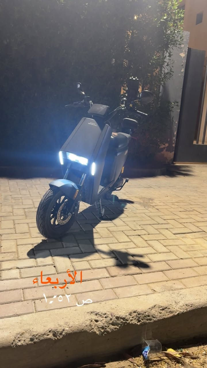 سلام عليكم اخوان دراجتي للبيع honda sundero s08 
الدراجه معتني بيهه اعتناء خاص وممعاملهه كدراجه شحن .نبلش بالتفاصيل
١.دراجه مبدله بطاريتهه ببطاريه طلب خاص ليثيوم فوسفات الحديد من صين ٣٥ الف ملي امبير ٤٨ فولت شرط تمشيك ٩٠ كيلو اقل شي مربوطه بنضام بي ام اس عله بلوتوث تعرف كل تفاصيلهه من تلفون

٢. مغلفه تغليف كامل ppf افلام حمايه اسود شذرة كاربون فايبر للحمايه من الشخط وضربه  يم احمد الربيعي والي يعرف هل مركز يعرف شقصد بالتغليف

٣.دبلات رياضيه mkz هيدروليك وغاز يعني طستهه كلش حلوه

٤. ستاند رياضي صفح ومفصل الهه ستاند تعليك تفصال خاص 

٥. مري كاربون فايبر وقاعدة تلفون اصليه وكفر قناع شاده بالخلف 

٦. جهاز جي بي اس تتبع موقع للدراجه شادلهه

٧.جهاز كيج قياس ضغط اطارات على شاشه 

٨. باقي الدراجه كلهه نضيفه وجديده وعله ايدي من دسكات وهيكل وكلشي معتني بيهه عنايه حلوه ونضافتهه ١٠٠٪؜ عده فطره خفيفه بالكفر كلش بسيطه ومصلحه بطول نص سانتيم  جوه التغليف يعني اصلا ممبينه … رجاء اخوان لحد يقارنهه بدراجه عاديه لان مصروف عليهه هوايه  سعرهه مليون و٨٠٠ الف وبيه مجال للشراي مكاني بغداد شارع الربيعي


**إذا كنت صاحب هذا الإعلان وتريد حذفه لأي سبب، رجاءا أرسل رسالة إلى الدعم الفني**
