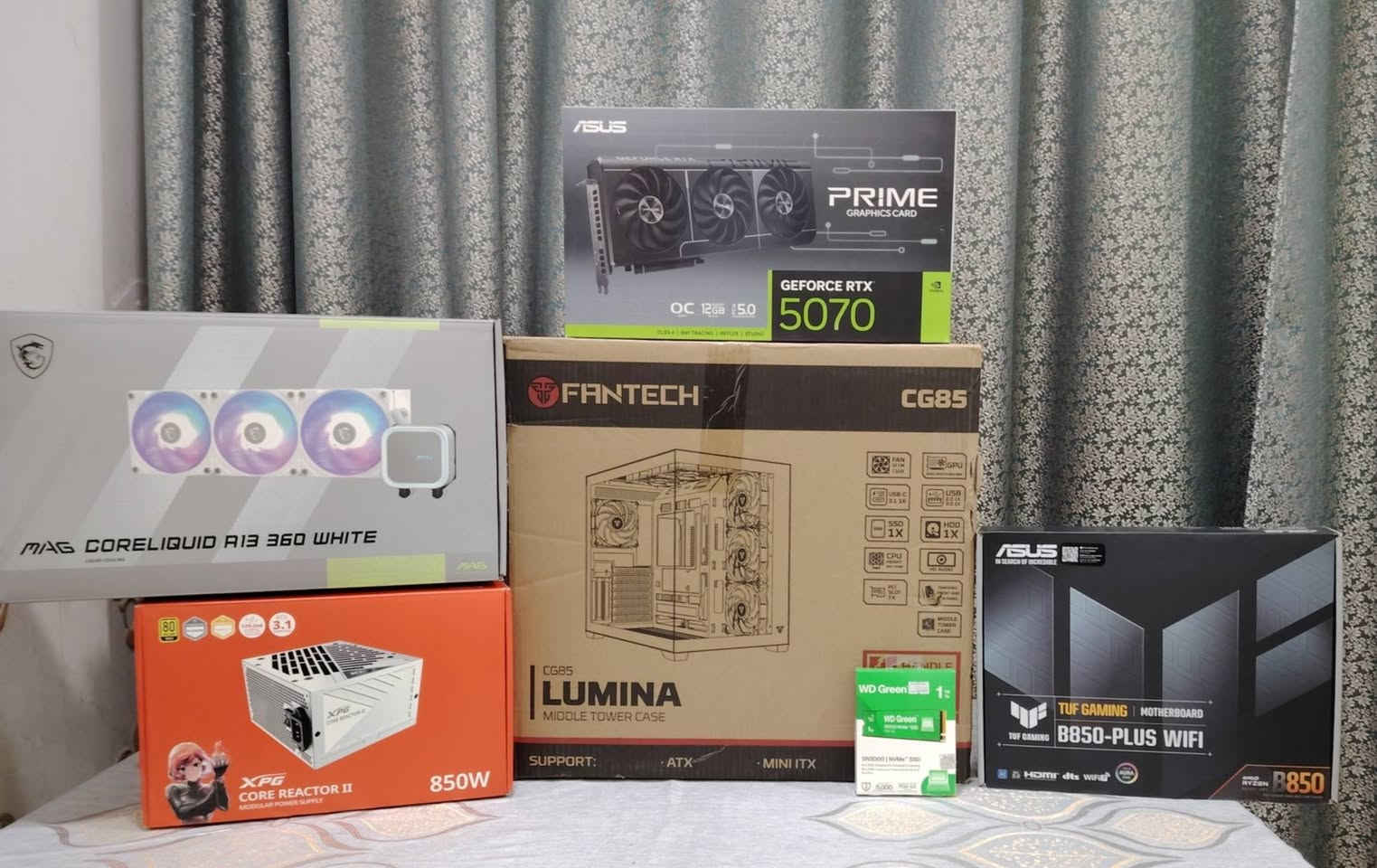 تجميعه مستعمل قليل السعر 2,800,000
R7 7800X3D BOX 
RTX 5070 ASUS PRIME 
RAM 32GB 6000 T-FORC WHITE RGB 
M.B ASUS TUF GAMING B850 PLUS WIFI 7
XPG PSU COREREACTOR II 850G GOLD WHITE 
MAG MSI CORELIQUID A13 360 WHITE 
M.2 1T WD GREEN GEN4
CASE FANTECH CG85 WHITE
Windows 11 Pro Original Key

مكاني ناصرية رقمي *********** 
توصيل موجود
