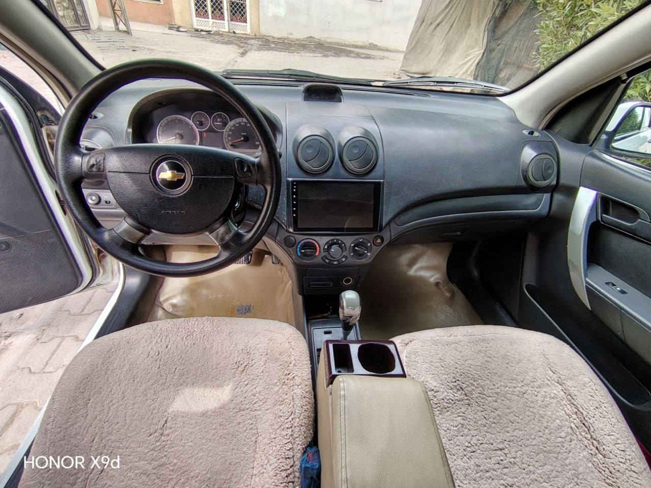 سلام عليكم سياره افيو موديل 2013
حداديه مكفوله تبريد كير  كلشي بيه مكفول مكينه تنقص دهن شي قليل جدآ سعر 78 
مسويله سيرفس كامل
بيه اربع قطع صبغ بدون ضربه  
رقمه نجف سياره بسمي سنويته تنتهي ب2031 سياره كلش نظيف شوفة عيونكم  (لل اتصال ***********)
ما تواجد عل وتساب ولا عل ماسنجر 
عنوان نجف حي الزهراء
