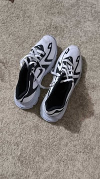 احذيه ايرانيه للبيع ٣٠ قطعه  ب١٠٠ الف للاستفسار والتواصل واتساب 077161...