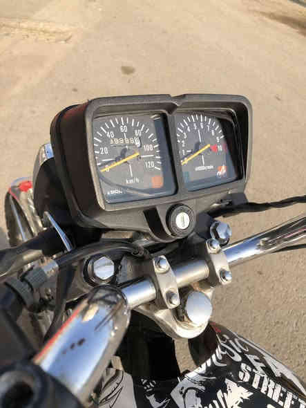 السلام عليكم دراجه نامه للبيع دراجه شغاله بيها نواقص چبنه والشفت مال التاير الخلفي اعوج لو زغير والسبرنكه مال هندر يرادلها تبديل اني ماعرف بيهن والدراجه متروكه المكينه بيها خيط بخار عضمتها حلوى وناعمه نصبتها حلوه شوفت عينكم كهربائيات كلها شغاله 
السعر 225 وبيها مجال للشرايه 
مكاني : بغداد _ الدورة _المهدية الأولى 
رقمي : *********** متواجد واتس
