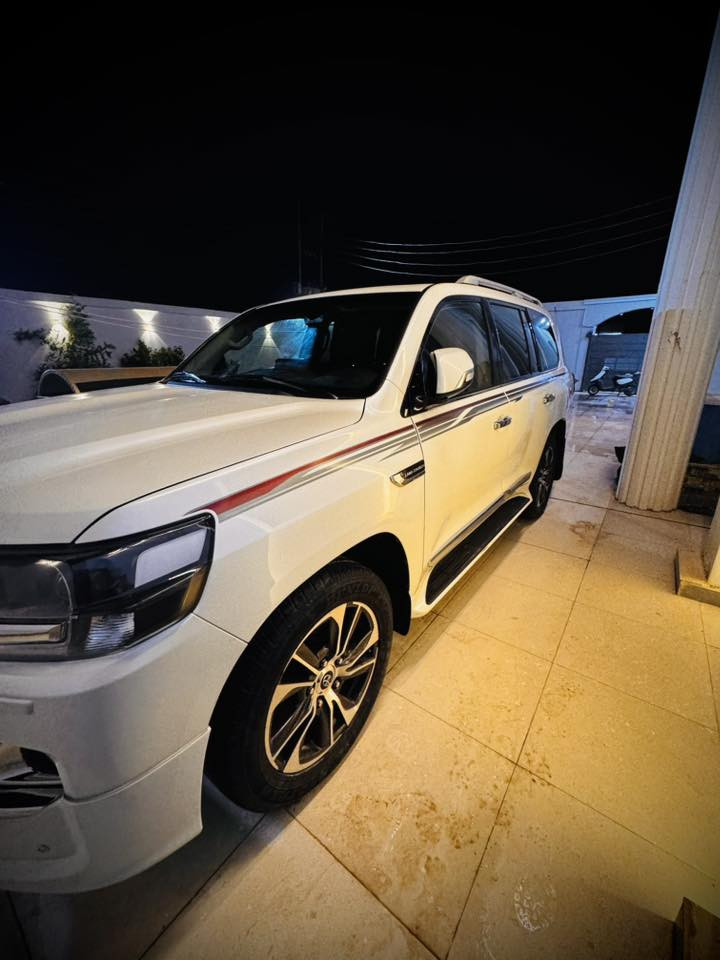 السلام عليكم لاندكروز 2020
كراند تورنك 
 مكفوله من صبغ ولبارد 
السعر530ورقة
فول موصفات 
فتحه
بصمه 
كشنات جلد وكهرباء 
3شاشات 
دبل ماوس 
باب خلفي كهرباء 
زراك لايت 
مري جانبيه قلاب 
شاحن واير ليس 
تشغيل عن بعد 
4بصمات 
حساس امامي خلفي 
سياره جديده فقط بنيد مبدل
للتصال***********
