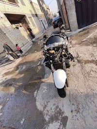 سلفر جيتي الدراجه نضيفه بس بيه حادث مكينه خرسه المكان بغداد بلديات  07...