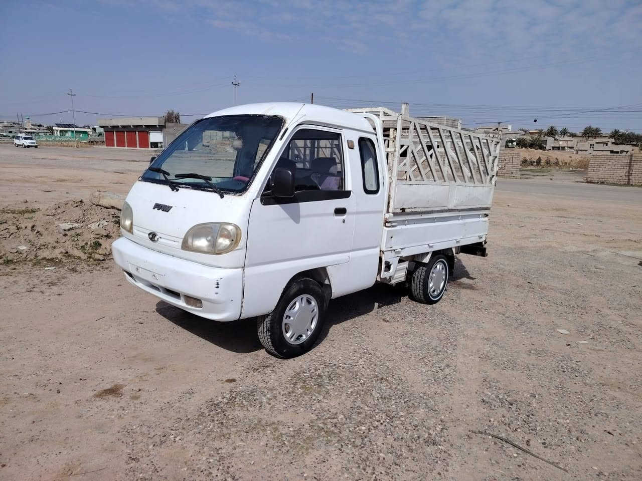 سلام عليكم كيه فاو للبيع موديل 2007 اوراق كامله اربع تايرات جدد صدر جديد خياس مابيها سياره جديده كلها بلاد بدون صبغ او ضربه محجل وغلاف بودي كهربائي كامله الشراي يتصل عل رقم مكاني الشرقاط ***********
