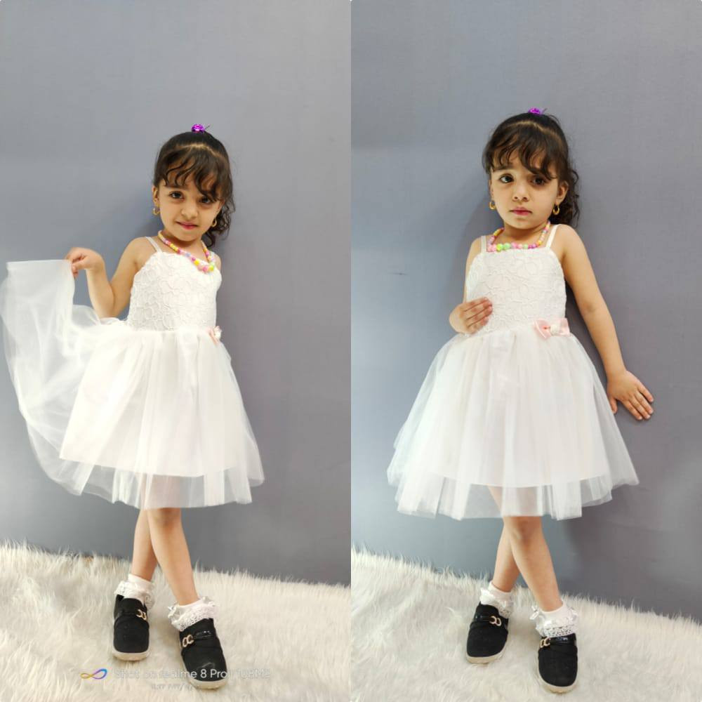 تصفيه تخفيضات هائله
فستان بناتي عرايسي 
تركي شيفون وبطانه ستن يلبس ٢ / ٦ سنه السعر الدرزن ١٢ قطعه ١٨ الف للاستفسار واتساب ***********
