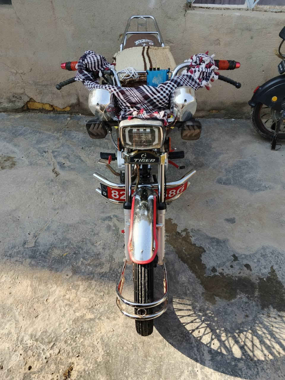 السلام عليكم تايكر كفاله عامه موديل 2024 للبيع السعر 650 وبي مجال بكان ديالى بعقوبه قاطونا الرازي واي استفسار هذا رقمه انا بالخدمه***********
