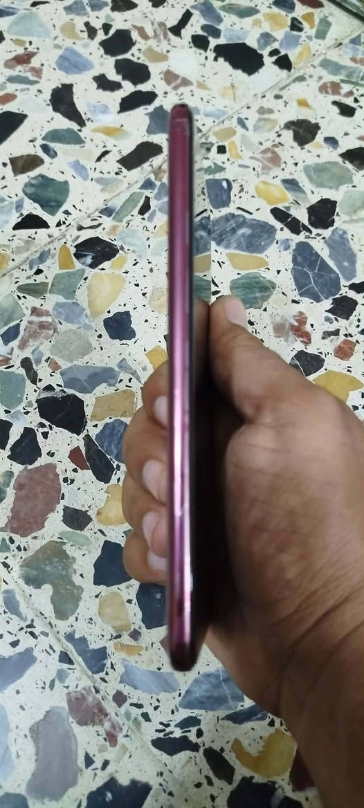 السلام عليكم فيفو V50 5G للبيع ذاكره 256 رام 24 ملحقات كامله الجهاز مستعمل ايام أخو الجديد نضافه 100 مكاني كربلاء سعر 450 الاتصال ***********
