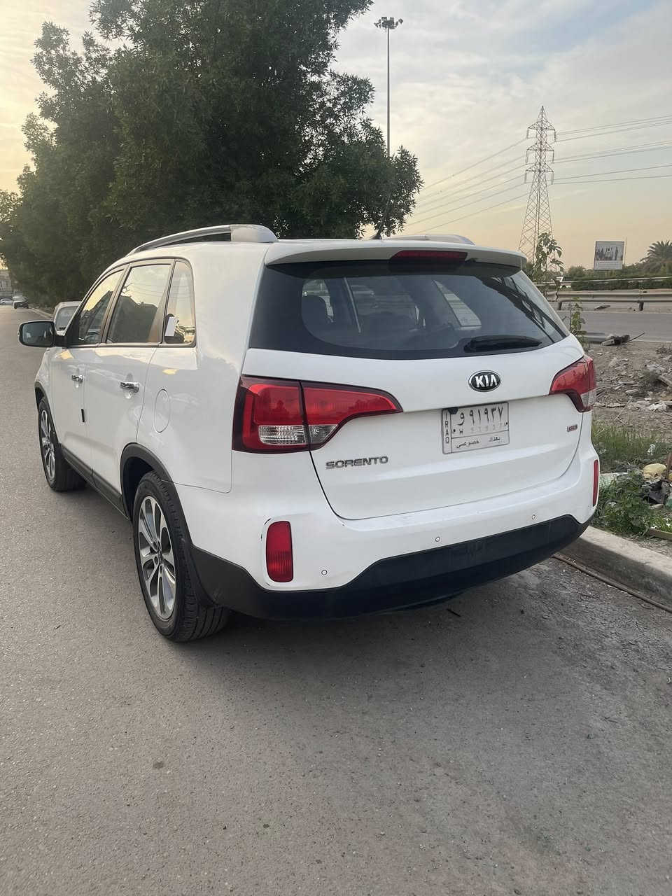 السلام عليكم بيع مستعجل  سورنتو 2015 وارد خليجي 7 راكب 3 قطع تبريد  بصمة تشغيل بصمة ابواب مري شفط اشاير بلمري حساس خلفي كامره خلفية مكفولة من الصبغ فقط بارد  محرك 4 سلندر gdi مفتوح على يد الشركة السيارة نضيفة ماشية 156 كيلو السعر 160 السيارة في بغداد حي الخضراء  بيه مجال بسيط رقم الهاتف ***********
