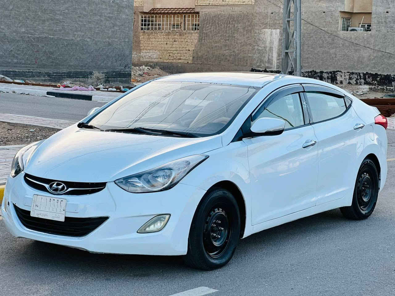 السلام عليكم للبيع هونداي النتر مديل 2014 وارد خليجي بيه صبغ جماليه فقد مكينه كير حداديه تخم تاير تبريد ثلج السعر 98 المواصفات فتحت صقف تحكم استيرن شاشه جبيره حساسات خلفيه السياره جديده وجاهزه من كلشي مكينه 1800 دوش مكان السياره كربلاء الستفسار اكثر عل رقم ***********
