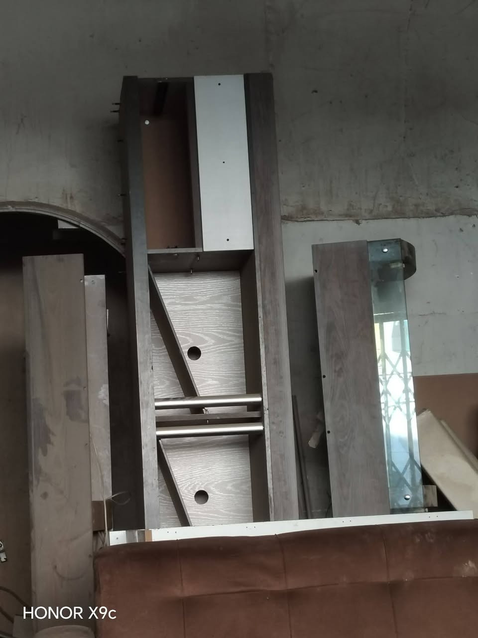 سلام عليكم شلونكم شباب بنات تخم قنفات للبيع الخشب مالته قوي نقصه تجيب اله ارجل تقريبا 4 او 5 الرجل مالته تطلع اب 2000 دينار وتجيب اله فرشه للمقعد وتنضفه تغسله  ما دايس ليجوه ابد سعره 225 وبي مجال قليل وعندي ميز تلفزيون حجمه كبير وراقي كلش سعره 75 وبي مجال مكانه بغداد السعدون للاستفسار اكثر ***********اي شي تحتاجون استفسار بل خدمه واسف عل اطاله وشكرا
