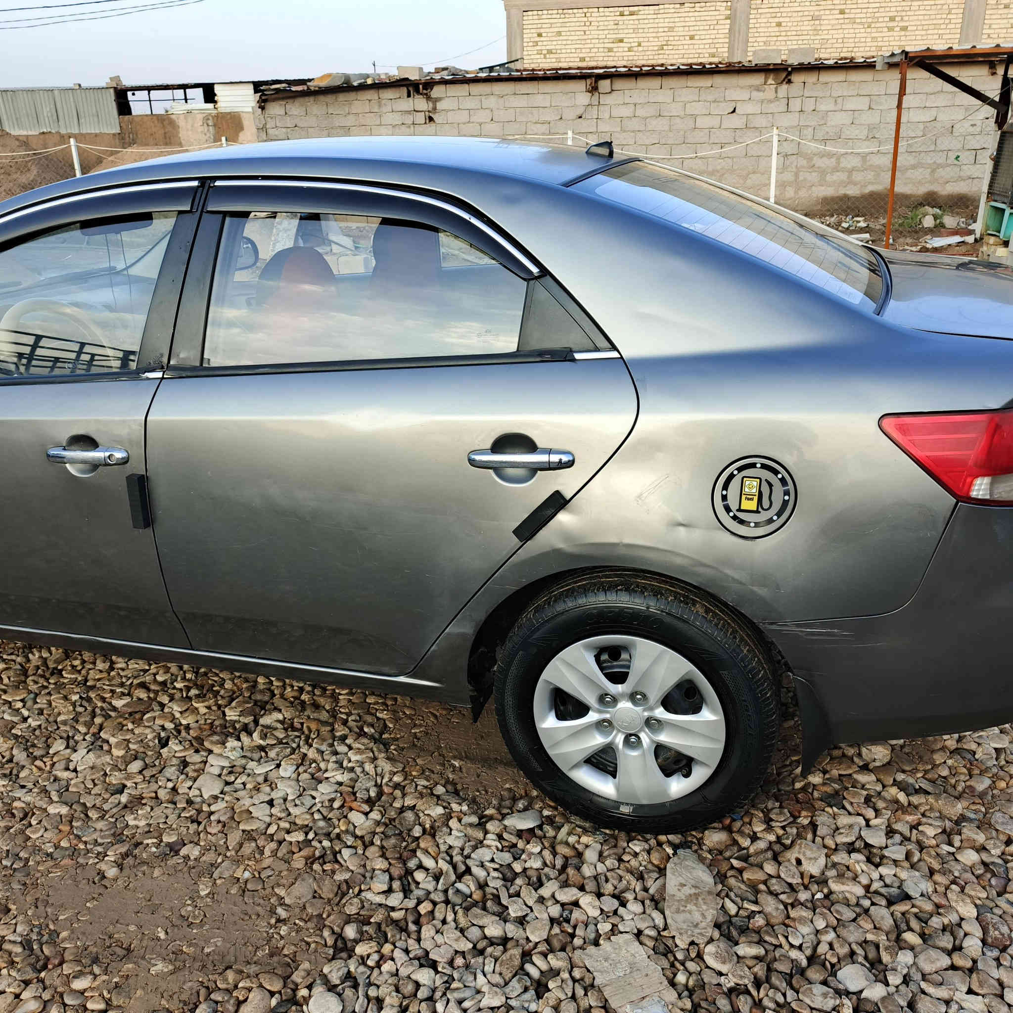 سيراتو موديل 12   رقم اربيل سنويه ساقطه تحويل فقط
مصور فيديو بيه تلكاه بصور 
موصفات عاديه  مكينه 1600. ..كير 6 نمر 

السياره بيه  عته بل نمره 3, اول مشغله وطلع بيه شويه وتروح فحصت الكير بل حاسبه مابي شي اني ابيع بي عته 

سونار موجود بصور  قطعتين صبغ وقطعتين كلير والي بل اصفر بارد 

سعره من الاخير لا اعاملك ولا تعاملني قفل 74 

مكانه واسط زبيديه    السياره نافضه من بلكات بخاخات منضومه بانزين 

*********** واتساب 
***********
