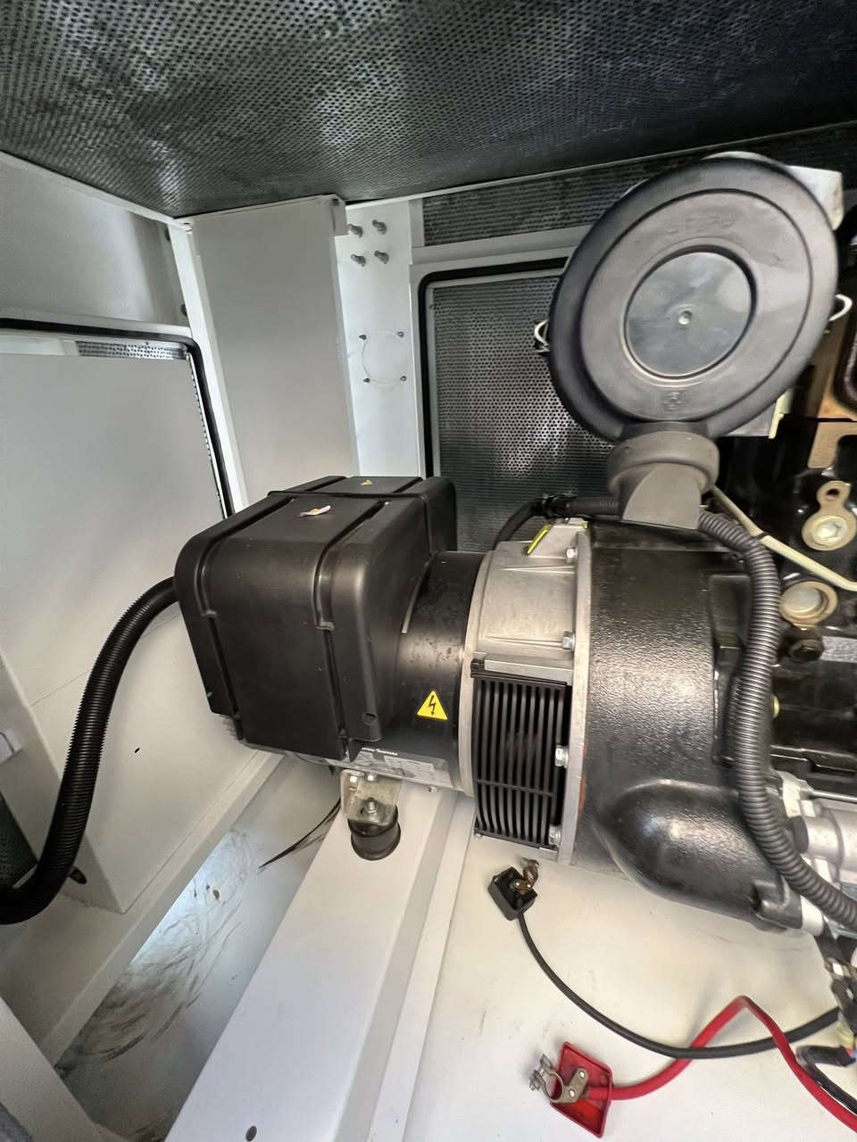 عرض
👈🏼موالد بيركز انكليزي اصلي 33 KVA 

👈🏼كاتم نسبه الكتم 90/100
👈🏼المحرك بيركز انكليزي اصلي 🇬🇧
👈🏼وراس التواليد لوري سومر فرنسي 🇫🇷 
👈🏼ساعات العمل 700ساعه 
👈🏼ضمان الموالد عل حمل  
👈🏼للتواصل واتساب او الاتصال 📞
 📞***********👈🏼
(عباس الوائلي )

تنويه هام ‼️ 

متوفر نضام الاستبدال 🔀 تكدر تبدل موالدتك القديمه موالده جديده ويتم الاتفاق 🤝بعد التقييم 

تتوفر صيانه 👷🏼‍♂️ جميع احجام الموالدات البيركز الانكليزي و/ الكمز / دايو دوزان  بعمل متقن ونوفر لك خدمات عامه واستبدال عام في الموالدات
العنوان بغداد كم ساره  

معه تحيات (عباس الوائلي )
