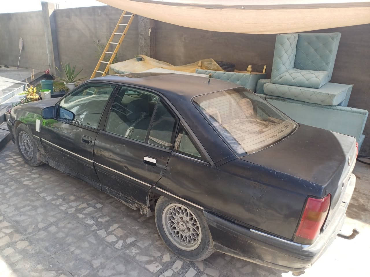 السلام عليكم سيارة اوبل اوميكا 1993 سيارة كشرها مثل ما بالصورة و شاصي نضيف جدا و مكينة فول كير حالة متوسطة رقم انكليزي انبار تحويل سيارة بلادية على وضعها ما معمرة خياسات قليل جدا صدر جديد كامل حتى الفرممة مبدلة كهربائيات الك عليه تريد شوي مداراة ترجع بحيلها 27 ورقة رقمي *********** مكاني سجارية
