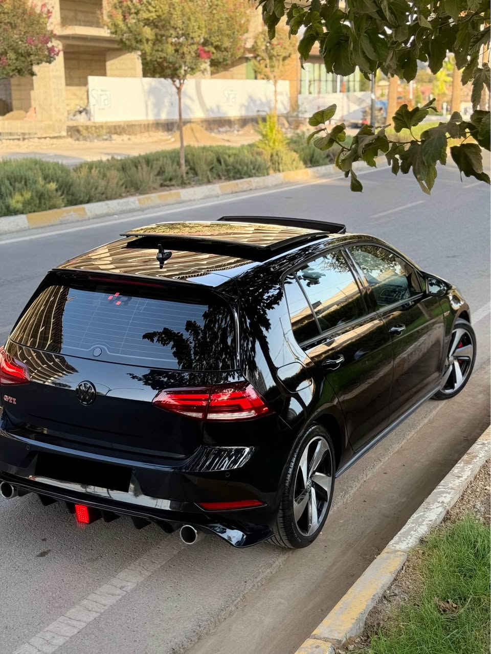 Golf GTI 2021 Autobahn
‎فول موصفات کەنەدی راداري ٣٦٠ پيش و پشتي وي ته نيشته كاني كامل  حساس و رادرا و خەتیی جادە ، گير له سوكان کوشین  كارەبايي  و هیتەرە شاشە گەورە و  ٥ مودی لێخورین 
ECO-Comfort-Normal-Sport-Custom
-پانۆرامایە لايتەكان داینامیکە له گه ل سوكان اسوريتەوه Emplefayare بیلادی تیدایە سەماعەکانی مارکەی Fyndaraو شاشەی Fyndara سه نه وي نويه هه زه ي نوێیە  هي بنه خومه يەك گلوپ لە شاشەی پي نيه سیارەکە اوتۆ پارکە اوتۆ هۆلدە لایت بیلادە هەموو شتەکی بەشەرت 61 هەزارKM رۆیشتوە 
چاملخ و بۆنیت سبوخە دەحامیشی بیلادیە و شانەکی قۆپەکی گچکەی هەیە و ٢ جێ pdr پەرەشوت سوکان و شان تەقیەو سوکان بیلادی داندرایتەوە و سيستم كرايتەوە 
Viber -Whatssapp  -*********** أربيل, العراق
