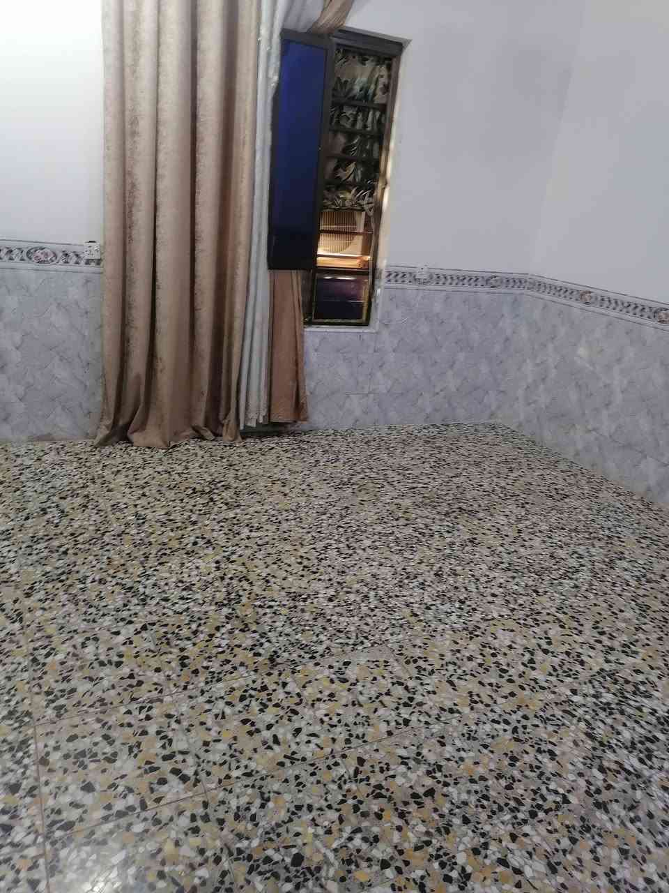 بيت للبيع زراعي طابقين ركن ٦غرف نوم استقبال مطبخ صحيات عدد٣ مؤجر حاليآ ٣٠٠ الف منطقت الرظوان مال ابومنيصيرصادعلى البزل جميع الخدمات متوفره مدارس جامع مولد مي كهرباء  السعر ٦٠ مليون ***********  ***********
