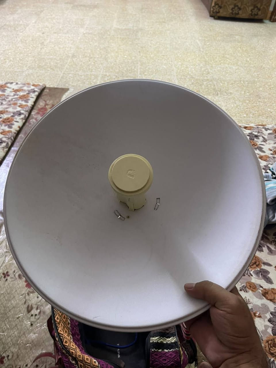 للبيع منضومه شبكه انترنيت كامل ملحقات نضيفه شرط الفحص بسعر 80 الف او او بي مجال اتصال على الرقم ***********+ واتساب
