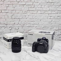 للبيع كاميرا  أحترافية  Canon 6d mark 2  فئة dslr/full frame  مستعمله ...