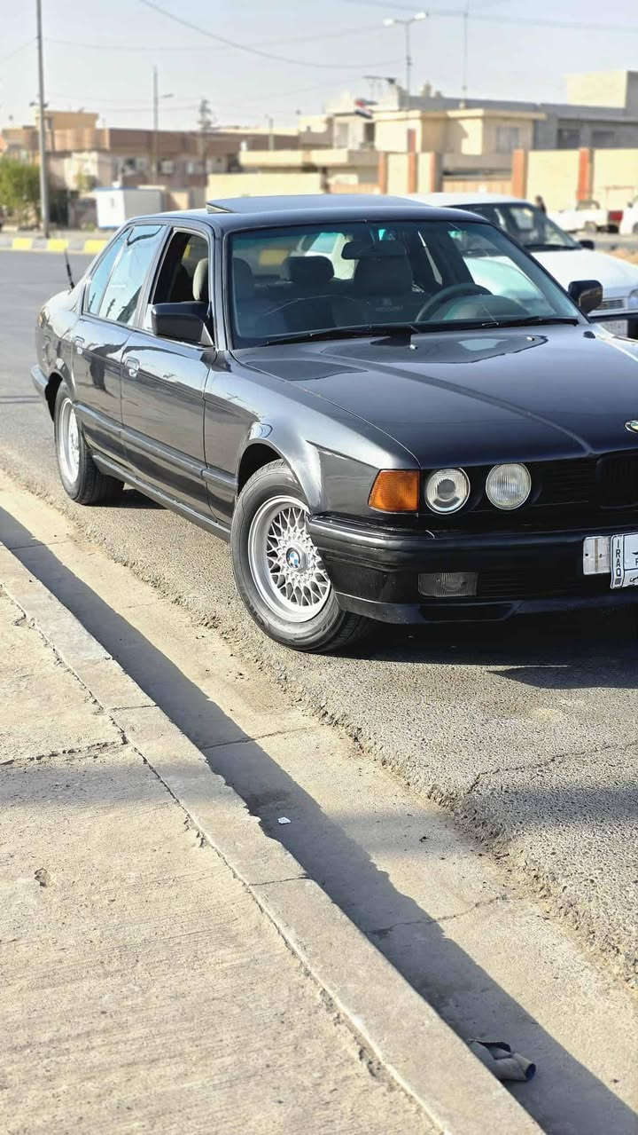 السياره للبيع 735 كابون بانزين شرط طخم جديد السياره متصرف ربع دينار واني صحبها الشرعي الرقم، (***********)
