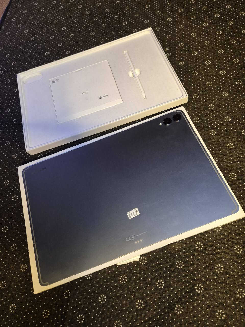 للبيع | Samsung Galaxy Tab S11 Ultra 5G
جهاز بحالة ممتازة، إصدار 5G مع منفذ شريحة (SIM)، مناسب للعمل، الدراسة، والألعاب.
• سعة 512GB • يدعم 5G وإجراء الاتصالات عبر الشريحة • مع القلم الأصلي من سامسونج • مع الشاحن الأصلي من سامسونج
● 770 السعر 🔥
جهاز نظيف وجاهز للاستخدام، ولا مانع من المعاينة قبل الشراء. للتواصل على الخاص.


**إذا كنت صاحب هذا الإعلان وتريد حذفه لأي سبب، رجاءا أرسل رسالة إلى الدعم الفني**