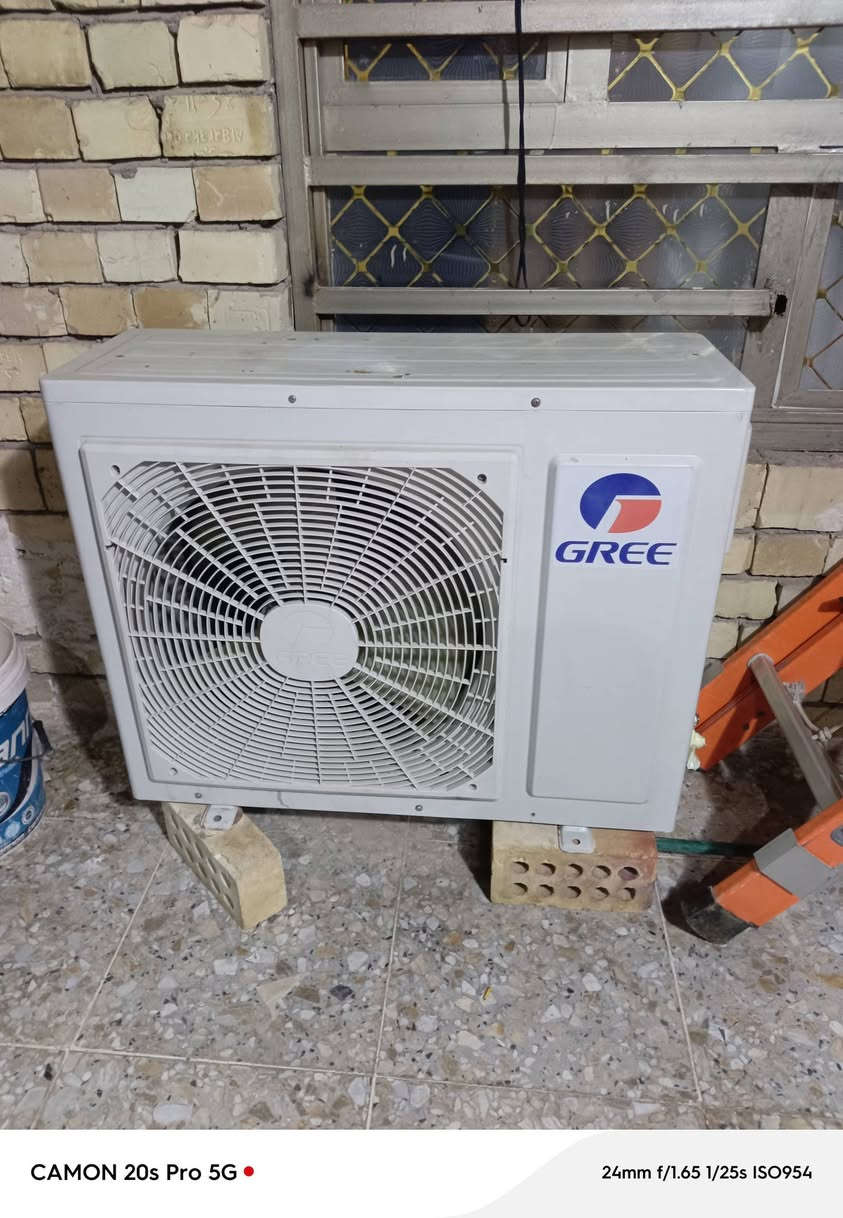 سبلت طن ونص كريه
تبريد ثلج  غاز R22
 اني اربطه الك بيدي 
سعر 350  مكاني بغداد الكرغواليه هاتف ***********
