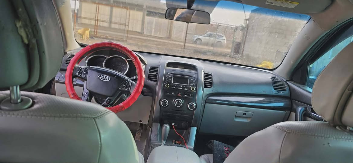 سورنتو مديل ١٢سبعه راكب مكينه وكير مكفولات السعر شده وبيه مجال بصيط مكاني حله ورديه***********
