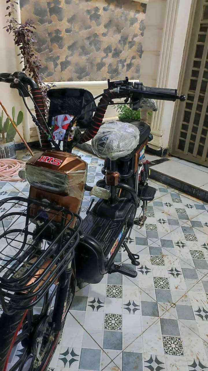 سلام عليكم دراجه شحن للبيع
كهربائيات كله شغاله كلوب اشاير هورن خمس باتريات  دبلات توني شادهن شوفت عينك دراجه نظيفه 
حجم 14 مكان سوق شيوخ 
سعر 275وبيها مجال


**إذا كنت صاحب هذا الإعلان وتريد حذفه لأي سبب، رجاءا أرسل رسالة إلى الدعم الفني**