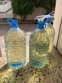 عندي هذني 3 قارورات للبيع سعر وقاروره وحده 7 الف دينار ٠٧٧٢٨٦٩٥٥٠٨