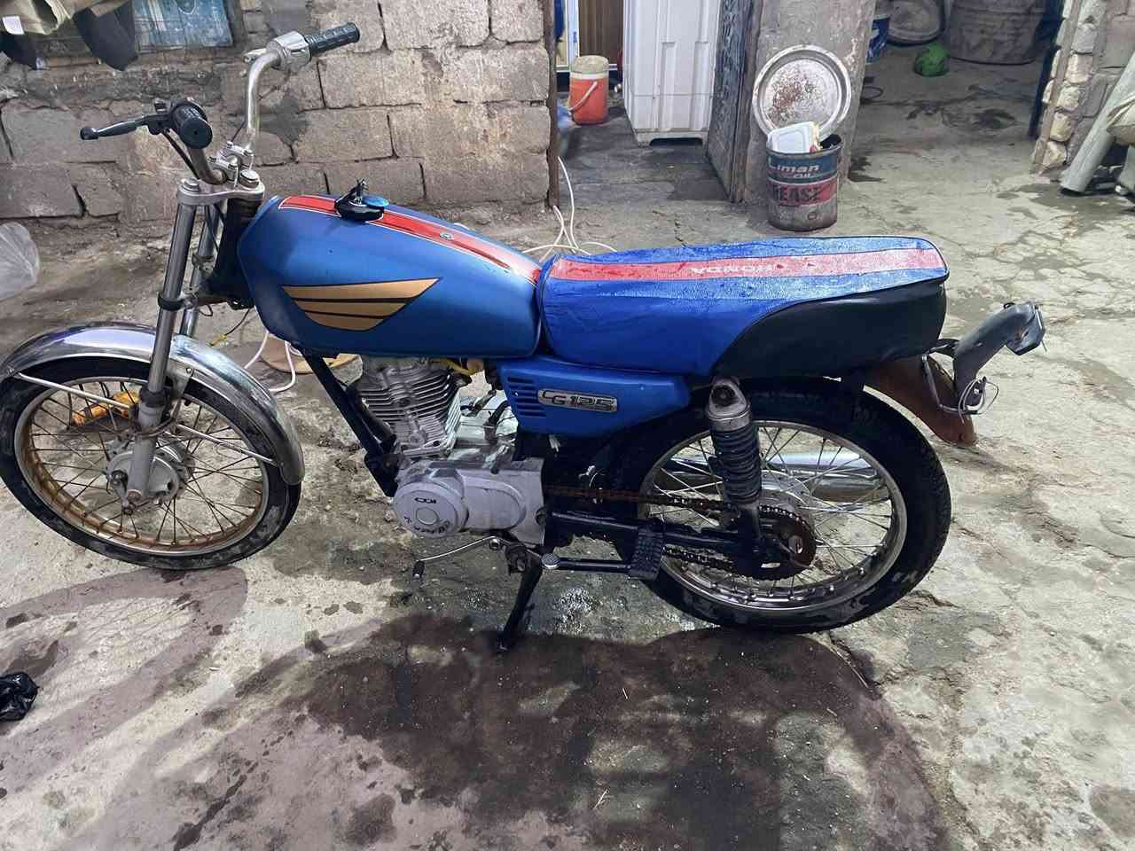 سلام عليكم شباب دراجه ادوات رابيدو حلوه ونضيفه كلشي بدل بيهه السعر وبيها 300وبيها مجال البصره خمسيميل ***********
