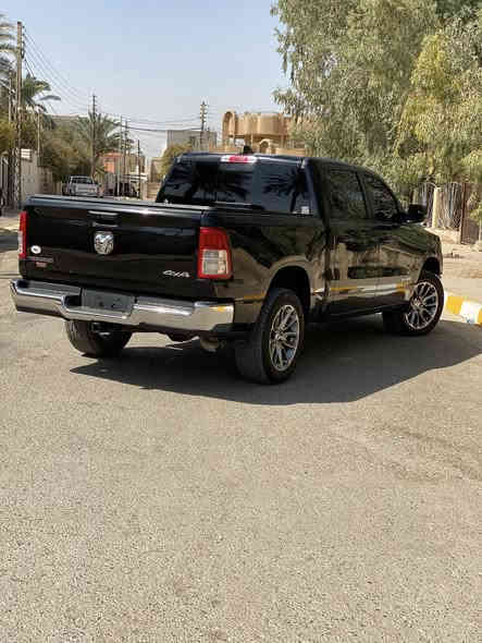 دوج رام 2023  بك هورن السيارا باب طويل بدي قصير 4X4 ويل منافذ شحن صبغ بنيد فقط جاملغ بي شويه بارد ماشيه 39 mil السيارا ويل لمتد تخم تاير  بسمي بدورن رقم بدون ايرباك  سيارا سعرها  240 بيها شويه مجال تعال جيك وشوف تدلل 
🦬🦬🦬🦬🦬محرك 6 سلندر اي تورك مابيها اي نقص***********

