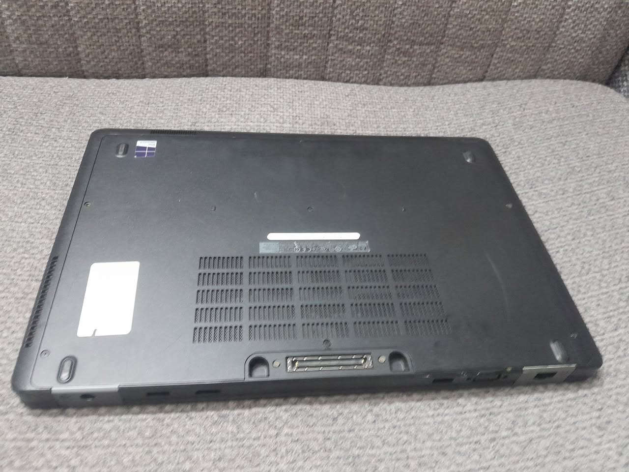 السلام عليكم لابتوب نضيف كلش
RAm: 8G

Hard: ssD256

Gori-5

جيل الخامس 
DeLL
حجم الشاشه 15.6

سعره ٢٥٠العنوان بغداد حي الجهاد 
الشراي يتصل ع رقم 
***********
