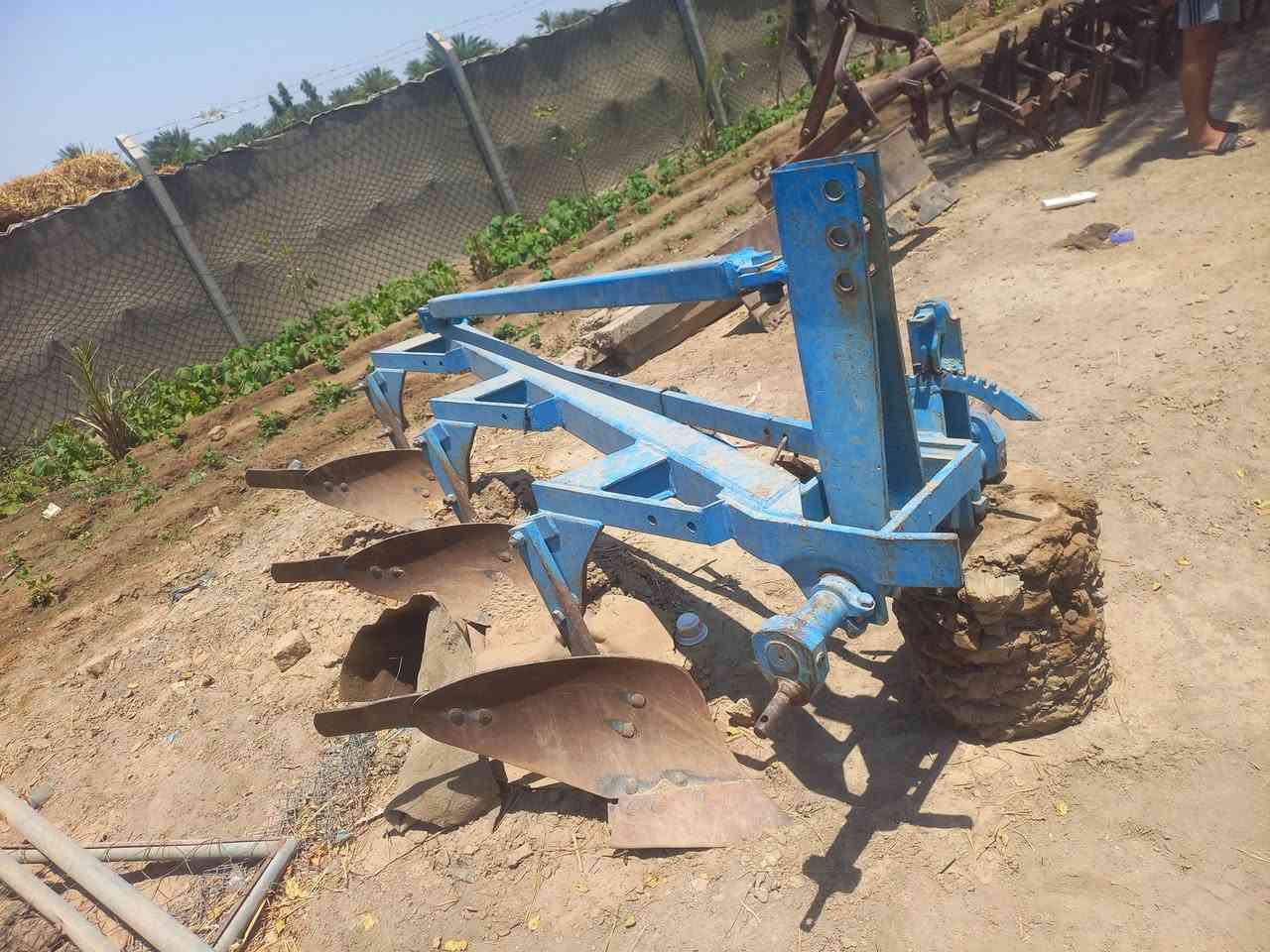 سلام عليكم 
فدان للبيع حداده سلوم حجم ١٤ نضيف 3 سجج 
مكان نجف الاستفسار ***********
