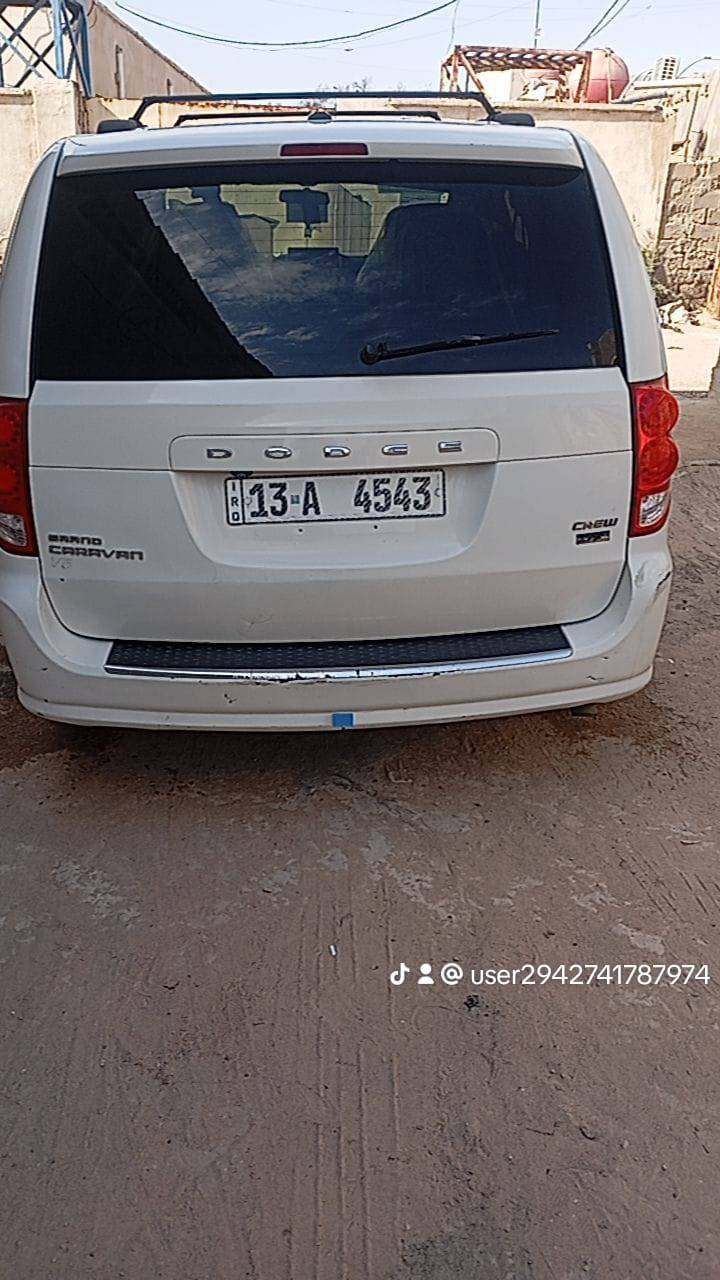 نوع سياره دوج كرفان
مديل 2011 رقم ميز 
سياره فول مواصفات
بيبان كهربايه معه جنطه 
دواخل بيجي تبريد 3 قطع شرط ثلج
كامره خلفيه 
محرك و كير و حداديه و تخم تاير كله جديد
لايت زنون عالي و ناصي
سياره بسمنه 
العنوان بصره جزيره الفيروزيه سعر 118 بيه مجال علمن سياره داخله كلين يعني بدون حادث سياره نضيفه كلش مال جناي
***********
