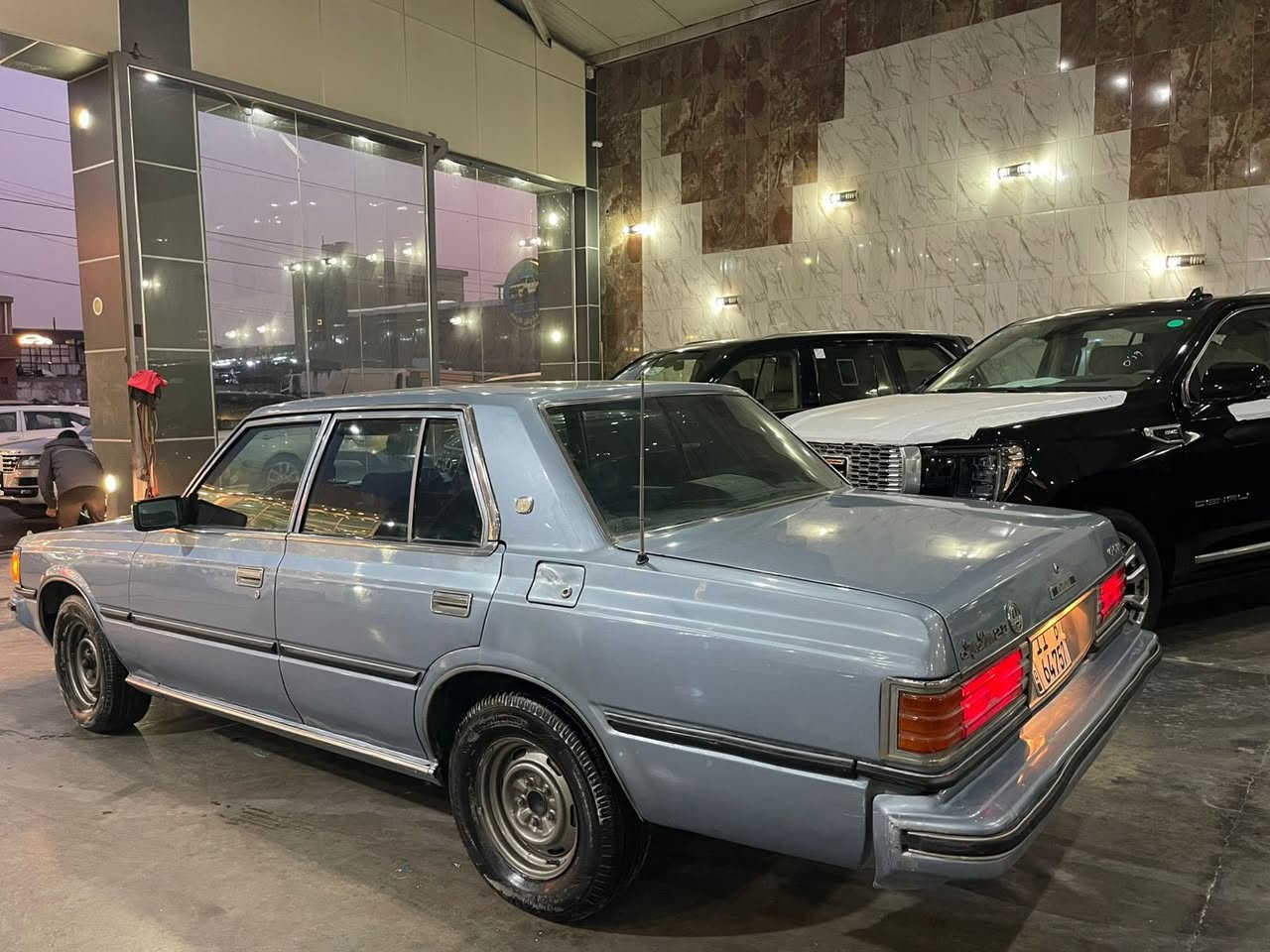 .
تويوتا سوبر  ١٩٨٢ 
سياره صبغ جمالية كفاله تكم دواخل شواصي كفاله عامة رقم بغداد الجديد بسمي هزه جديدة 
محرك جديد VVT مع الكير حجم ٢٥٠٠ 
تخم تاير جديد  
كهربايئات كلها شغلة 
ترايك  للبصرة 
عنواني بغداد 
السعر ٥٥ ورقة
هـ/***********
