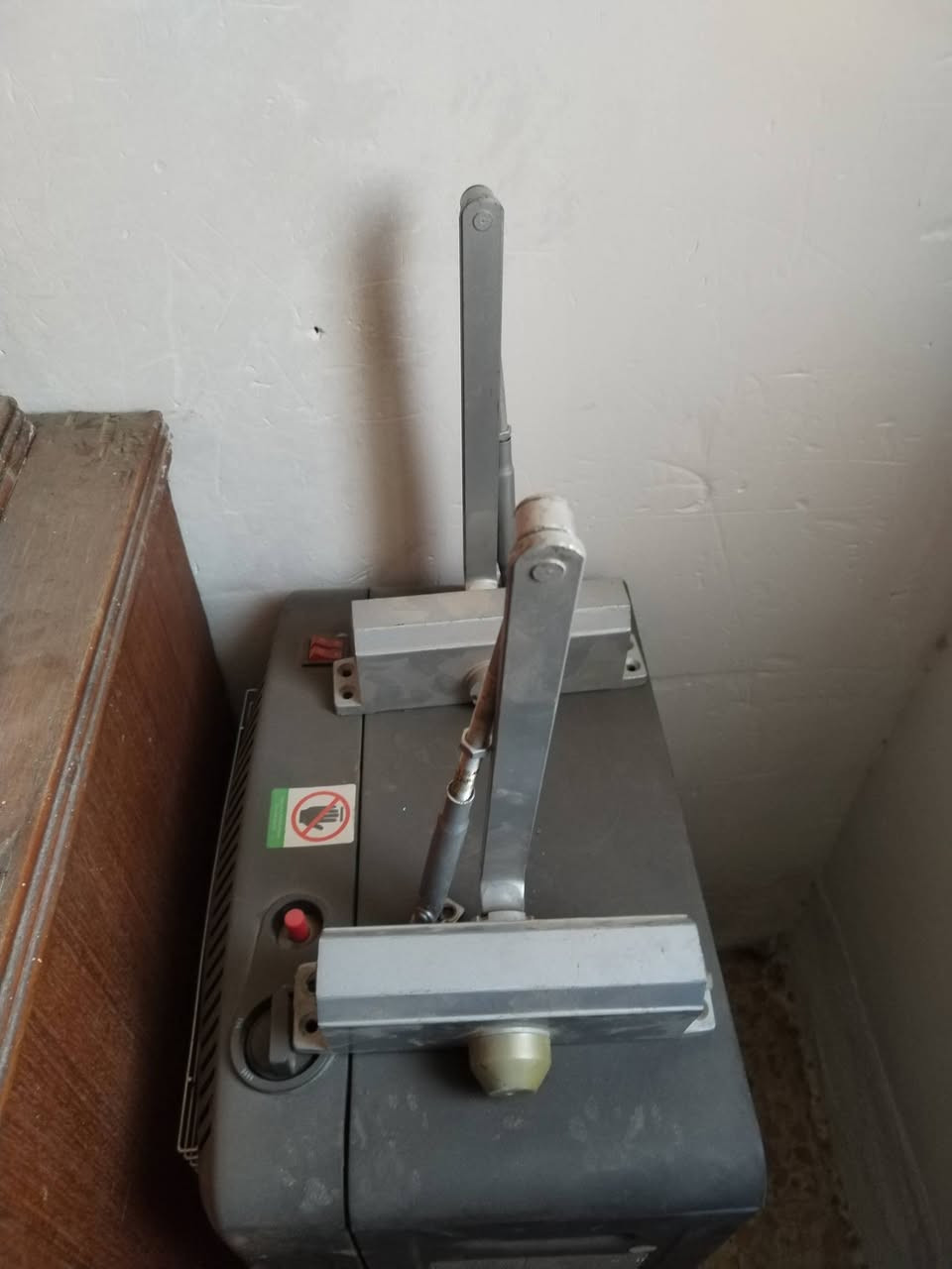 غراض للبيع مغاسل عدد 2 براميل 2 تانكي ١ ساونه هايدروليك 2 قيم واخذ مراسله اول اتصال ***********
