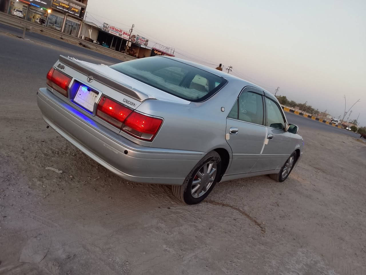 سلام عليكم اللبيع جنون مديل 2002 السياره جديده مال جناي السياره مكفوله من الكص ونقل جثه والعيب الشرعي والظربه السياره جاهزه تخم تاير تبريد حداده السعر 110وبيها مجال العنوان قضاء القرنه الستفسار على هاذه رقم ***********

