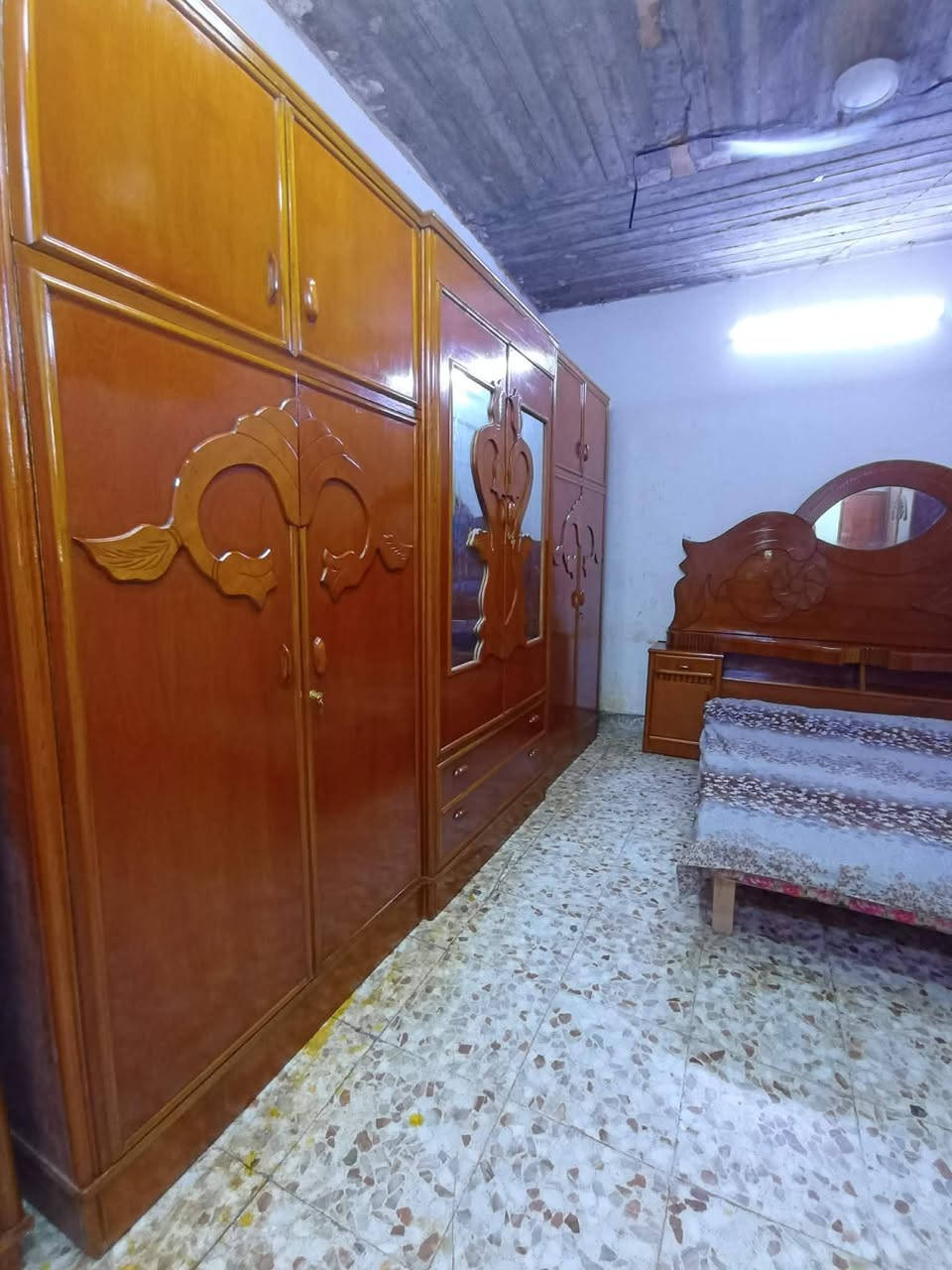 مكلف بلنشر غرفه تسكام نجاره صاج ٨٠٠وبيه مجال مكانه حله للاستفسار الاتصال على الرقم ***********
