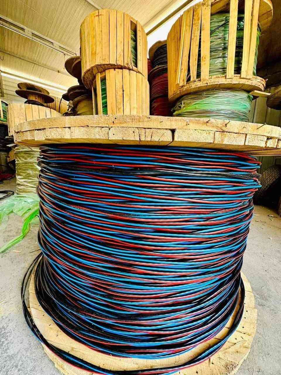 السلام عليكم 
يتوفر أنابيب بلاستك و GRB جي أر بي كافة الأحجام 
ويتوفر أسلاك وضفائر وأعمدة كهرباء كافة الأحجام 
بأسعار مناسبه جدآ خابر وتدلل 
الموقع _بابل _حله_السياحي الحصين
للاستفسار ***********
