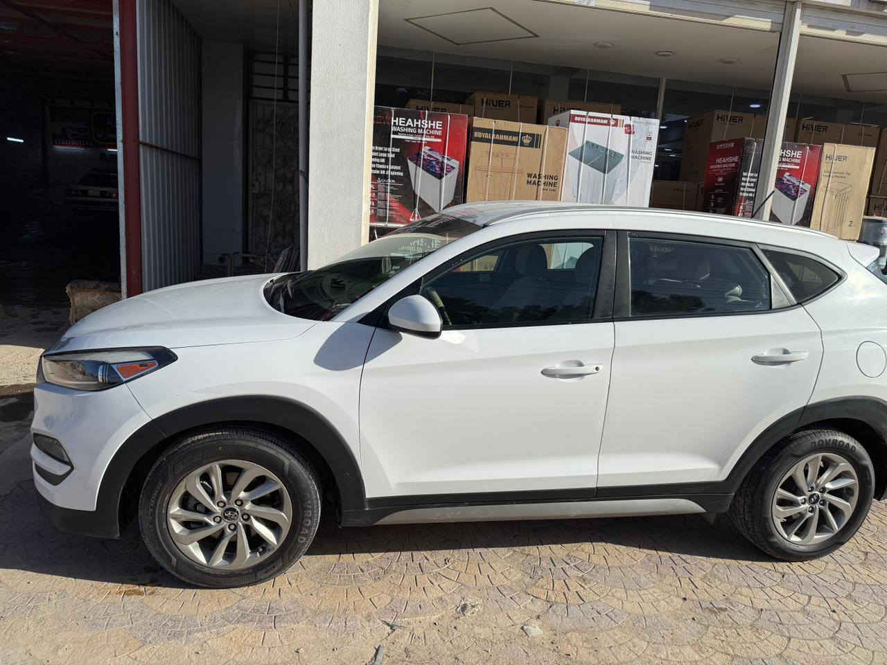 السلام عليكم
للبيع توكسان أمريكي 
مديل 2017
رقم نجف معوقين حره مداور ثاني يوم
حادثه خلفي بدون شواصي + تشليع اشويه بلقماره والبنيد
كير محرك تبريد كله جديد
تخم تاير جديد باتري جديد مكان السياره نجف  السعر   137 اوبيه مجال  ***********
