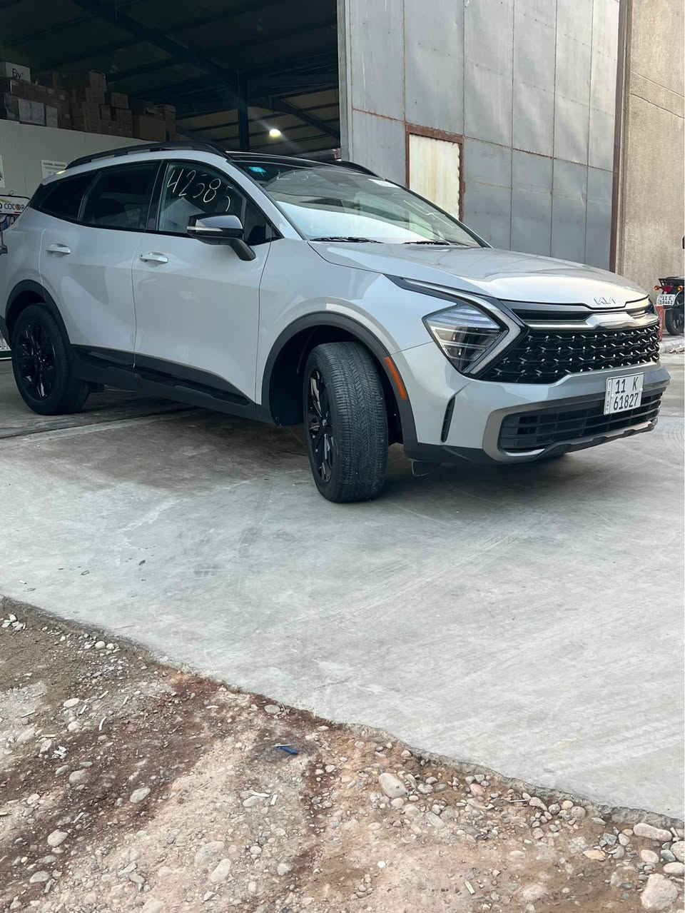 السلام عليكم 
سبورتج اكس لاين لون سموك المميز  فول مواصفات  X-Line وارد امريكي موديل 2025ماشية 27 مايل يعني بعده زيرو  دخول جديد السياره حادثها فقط تبديل دعاميه اماميه ولايت ايمن مال تفصيخ امريكي 
وبارد خفيف بالحافه مال البنيد بدون قطره صبغ . 
٫٫٫٫٫٫ايرباك دركه ودشبور ،،،، 
بانوراما 
بصمة
تشغيل عن بعد
هاند بريك بصمة
نظام ترحيب
شحن وايرليس
رادارات
كشنات جلد 
حساسات وكاميرا دوارة
محرك 2500
فور ويل
كشن السائق كهرباء 
تدفئة كشنات
تحديد مسار
تبريد قطعتين
مانع انزلاق
نزول منحدرات
نظام abs
نظام فحص ضغط الاطارات 
وضعيات قيادة
فول تحكم ستيرن
لد امامي خلفي
نقاط عمياء
ويل كب كروم
اوتو هولد 
اوتو ستوب
دواخل مطعم بالصاج
حادثه موضح صور المزاد 
عنوانهه بغداد حي القاهره 
للاستفسار***********
رقم بغداد بسمي
225 قفل بغداد, العراق
