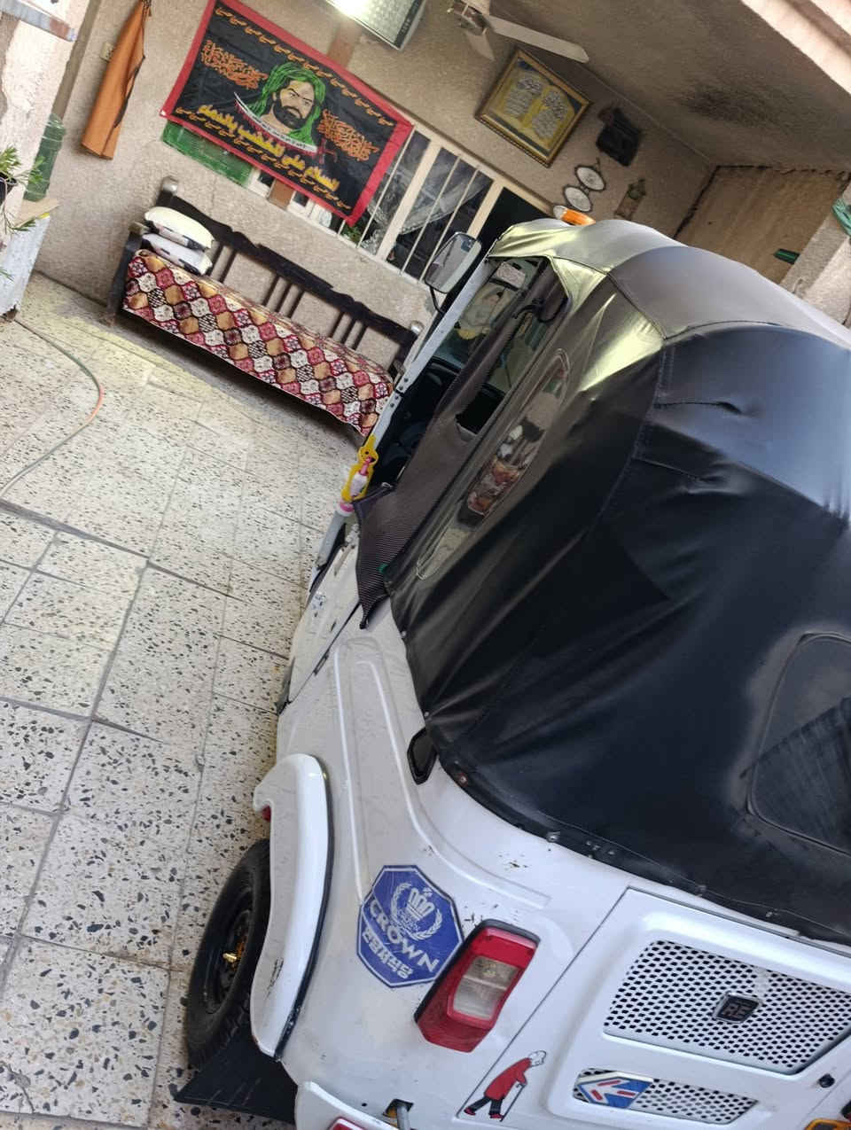 السلام عليكم تكتك موديل ٢٢البيع رقم وسنويه باسمي بس ظربه وحده راجعه على البارد خفيفه *********** السعر ٨ونص المكان الأمين الثانيه
