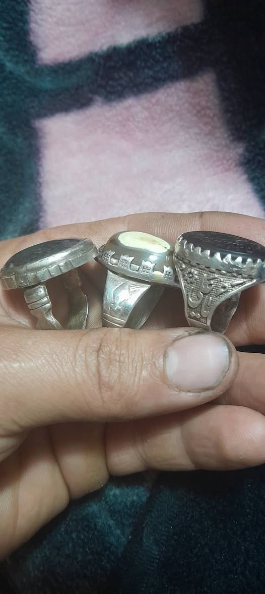 سلام عليكم.٣ قطع شجري وعقيق شفه والسليماني .شلع ١٠٠.التوصيل ضمان رصيد.


**إذا كنت صاحب هذا الإعلان وتريد حذفه لأي سبب، رجاءا أرسل رسالة إلى الدعم الفني**