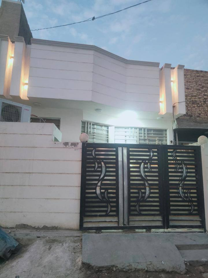 سلام عليكم 
مشتمل للبيع

طابو زراعي سند 25
مساحه 100م الواجه6.5م النزال16م
الطابق الاول
صاله غرفه نوم كلدور مطبخ 
مجمع صحيات داخليه وخارجيه
🌎الموقع 
خالف البنزين خانه الاضواء بابل 
شارع 80  
للاستفسار اكثر
***********
***********
