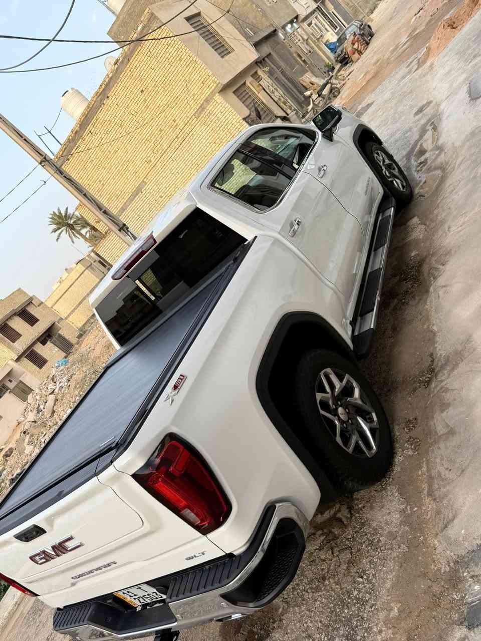 جمسي سيره
موديل 2024
مواصفات SLT
دبل اكسل + خفيف و ثقيل
محرك ٥٣٠٠
لايت و بك لايت فول لد
كشنات تدفئه تبريد و خزن
ستيرن هيتر
كير طرح
شاشه و عداد ديجيتال
رادار امامي و رادار مسار
صندوق قطعتين
يدات بصمه
5 كامرات
سياره ماشيه 20زيرو
 فول موصفات ماعده فتحه  
ايدات و مرايات كله كروم  مكان سياره كربلاء رقم بغداد شهداء
***********
واتساب موجود
